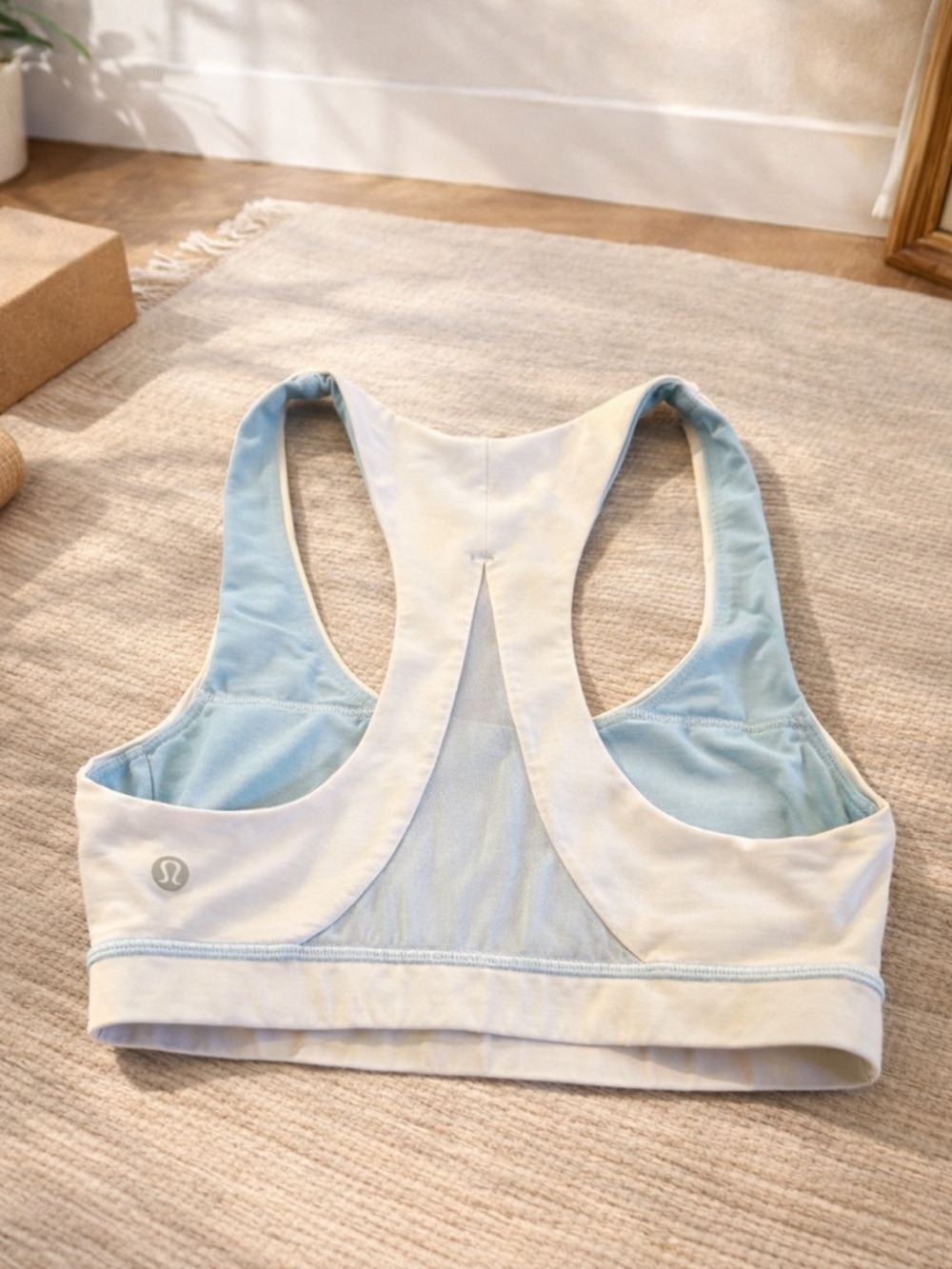 Lululemon Invigorate Bra Blue Haze Mesh Racerback Size 4 Medium Support